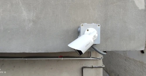 Installation des caméras de surveillance et système d alarme 