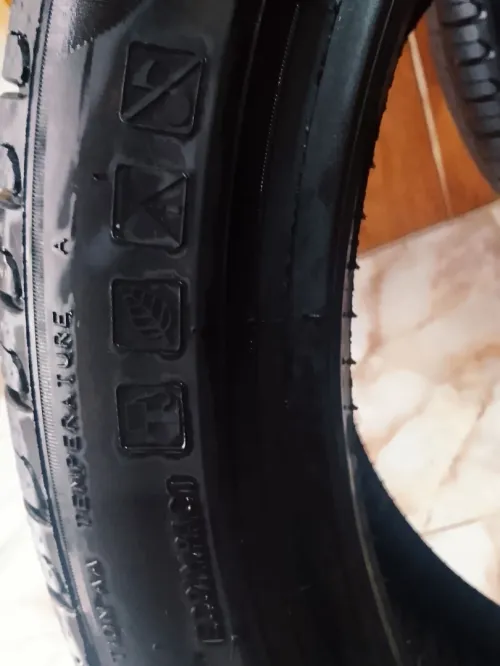 Pneu Pirelli 215/45/18