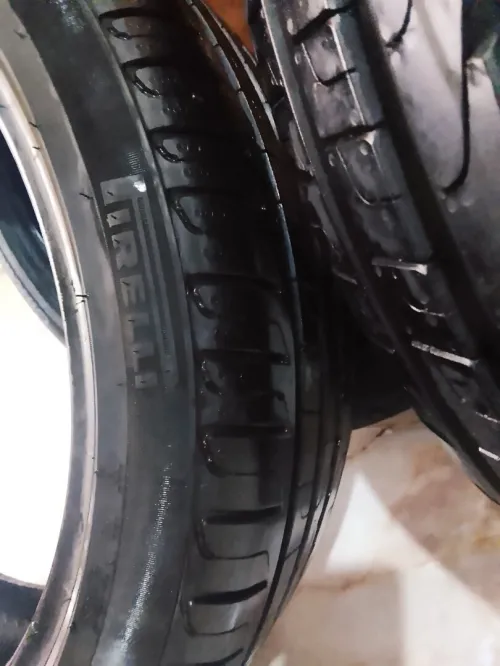 Pneu Pirelli 215/45/18