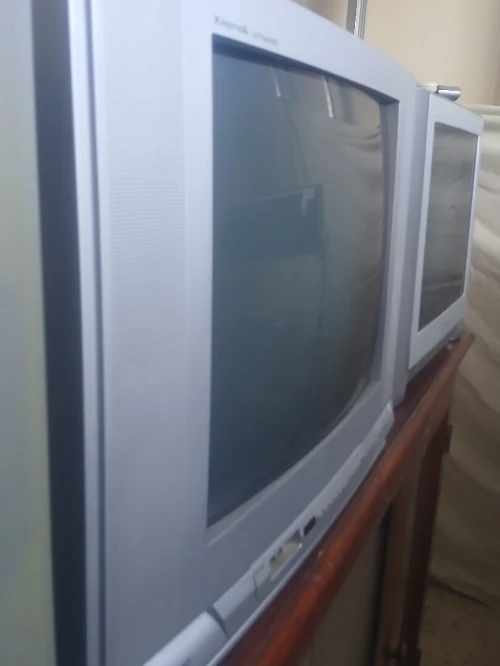 Vente de 2 anciennes tv