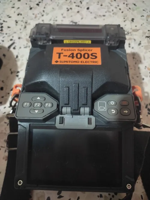 Fusionneuse SUMITOMO T-400S avec tout matériel nécessaires أخدم من نهارك