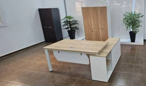 BUREAU OPERATEUR PIEDS BLANC ( IMPORTATION )