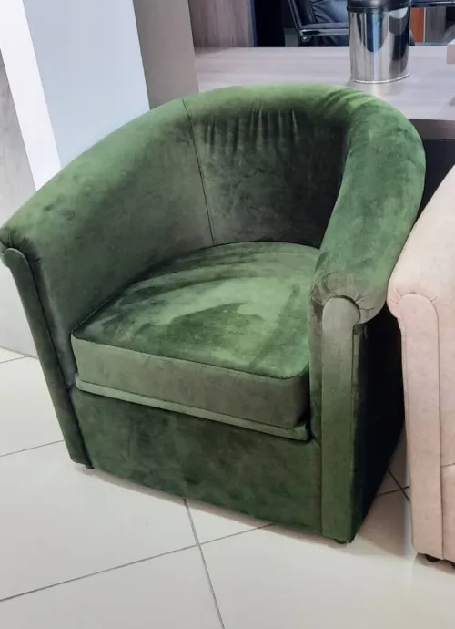 SALON DE RÉCEPTION- CHAUFFEUSE