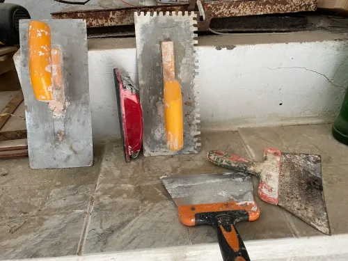 Outillage carrelage et plomberie
