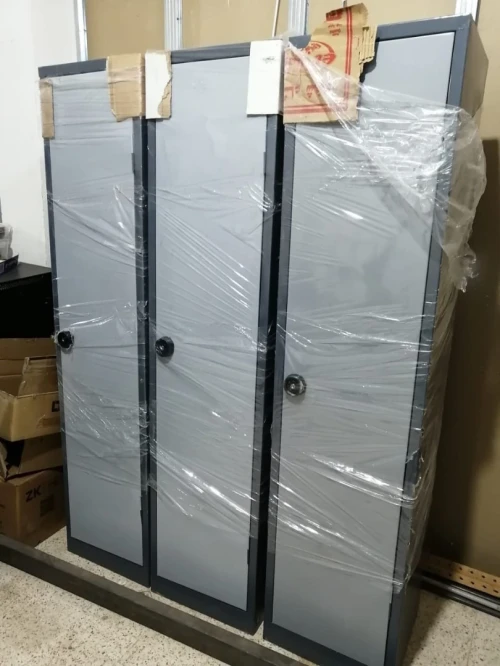 ARMOIRE VESTIAIRE 