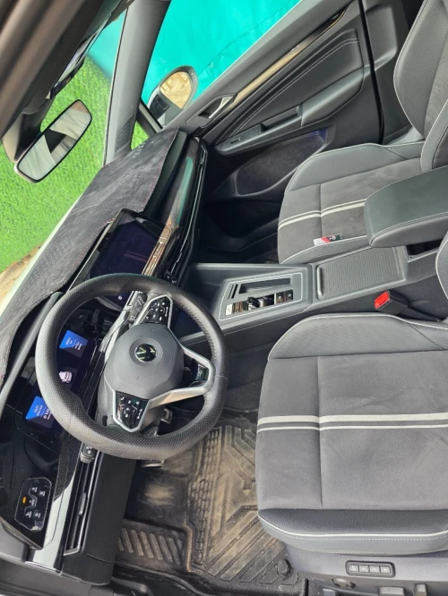 Volkswagen Golf 8 2025 R-Line