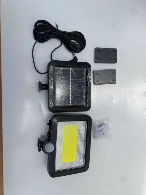 Lampe projecteur solaire LED et détecteur de mouvement 5W IP44 - SL-F100