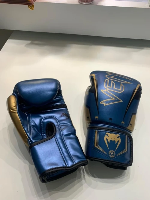 Gants de Boxe Venum Elite  Unisexe, Confort et Performance Professionnelle