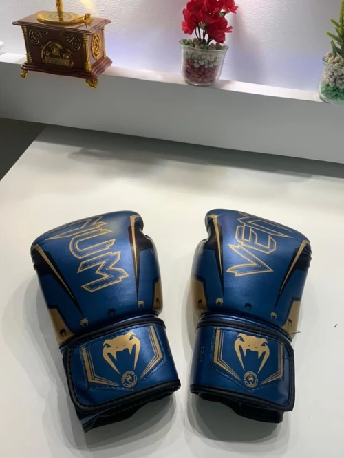 Gants de Boxe Venum Elite  Unisexe, Confort et Performance Professionnelle