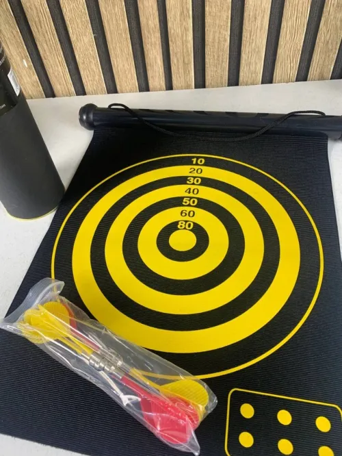 Cible de Fléchettes à Accrocher  Jeu Magnétique avec 6 Fléchettes