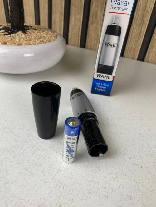 Tondeuse WAHL pour Poils du Nez  Modèle Portable Homme