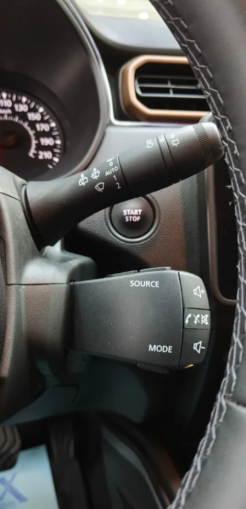 Dacia Duster 2023 Chanel gold