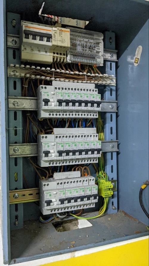 Électricien bâtiment les installations électriques 