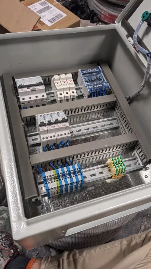 Électricien bâtiment les installations électriques 