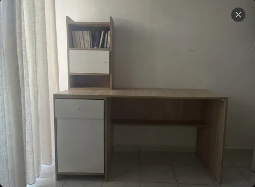 Vends Bureau Moderne avec Rangements Intégrés