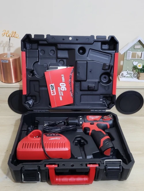 Milwaukee M12 BDD-201B Perceuse-visseuse sans fil Li-ion 12V + batterie + chargeur + mallette