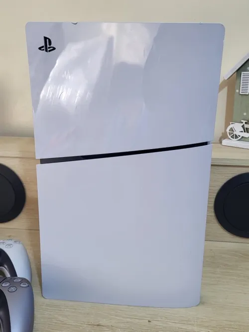 Sony Console PlayStation 5 Slim 1TB + 2 MANETTES - Édition Digital (VERSION SANS DISC DVD) (Modèle Slim) CFI-2016