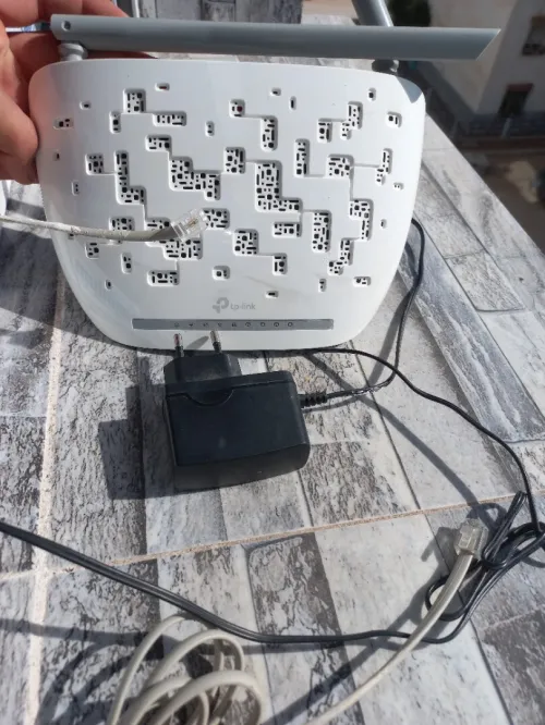 Modem Routeur Wi-Fi TP-Link W8961N 300 Mbps
