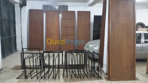 location chaises et table et vaisselle