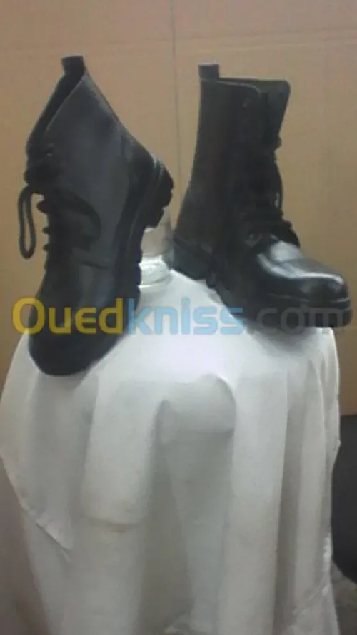 FABRICATION DE CHAUSSURES HOMME