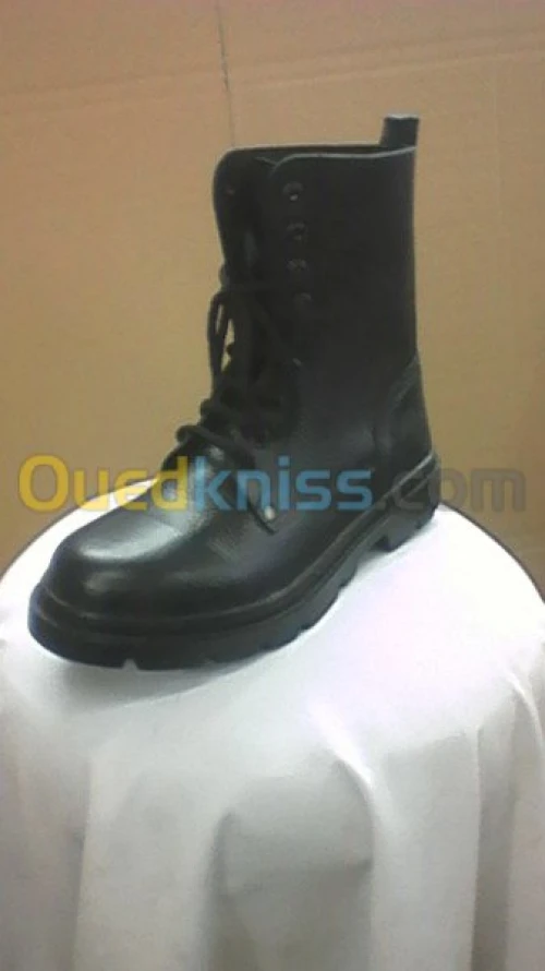 FABRICATION DE CHAUSSURES HOMME