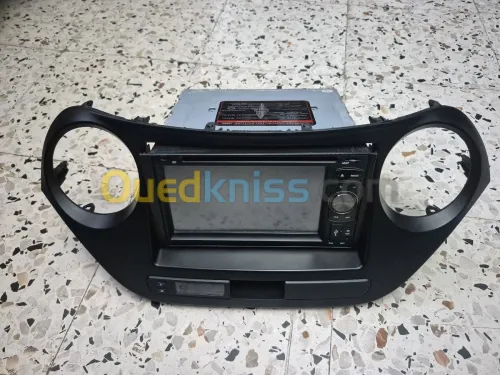 Mini chain DVD standard + socle grand i10 d'origine 