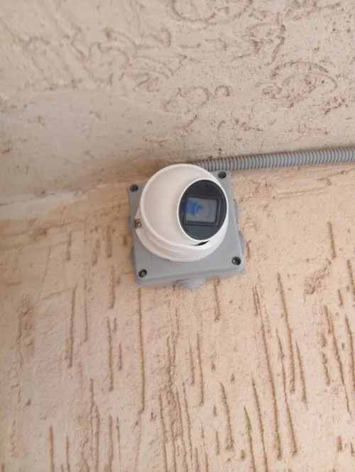 installation et maintenance des caméras de surveillance /réseaux informatiques/ systèmes d'alarme 