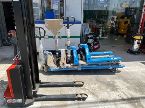 GERBEUR ELECT 1.5T 3M50/ SEMI ELECT 1.5T 3M / MANUELLE 2T 1M60 / TRANSPALETTE