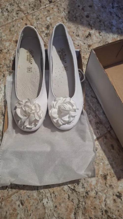 Chaussures blanches fille + serre tête 