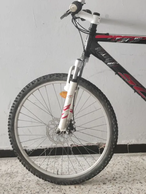 vélo VTT Scrapper 4