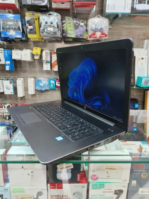 Hp zbook 17 g3 i7 quadro m2000m 4gb