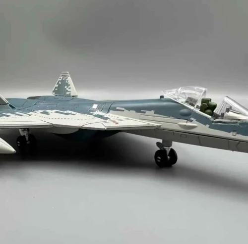 Modèle d'avion SU-57 un chasseur moderne russe SU-57 نموذج الطائرة المقاتلة