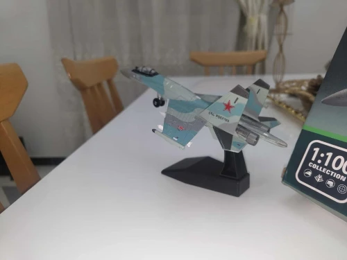 Modèle d'avion de combat SU-35S نموذج طائرة مقاتلة سوخوي