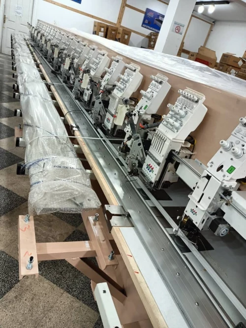 machine a coudre droite ,surjeteuse silencieuse et broderie 