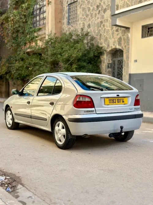 Renault Megane 1 2001 لابسة dti ferwa