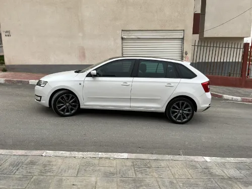 Skoda Rapid Spaceback 2015 Edition