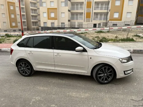 Skoda Rapid Spaceback 2015 Edition