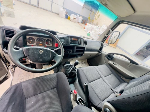 Renault Maxity 2015