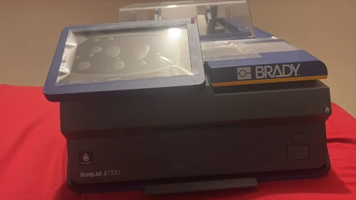 Imprimante couleur BradyJet J7300 Version EU avec Wi Fi  Suite Brady Workstation (BWS)