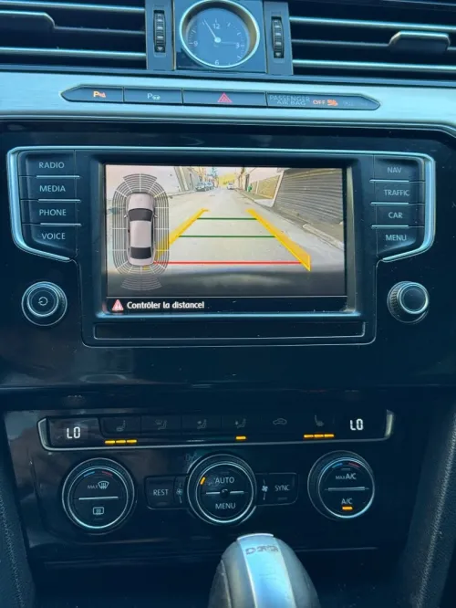 Volkswagen Passat 2018 Bleu motion