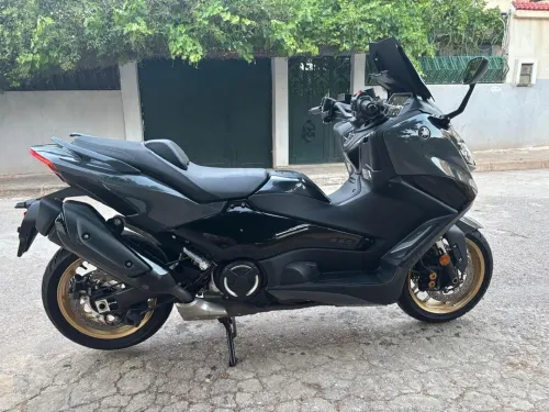 Yamaha Tmax 2022