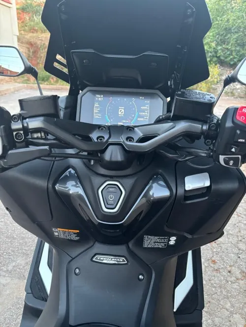 Yamaha Tmax 2022
