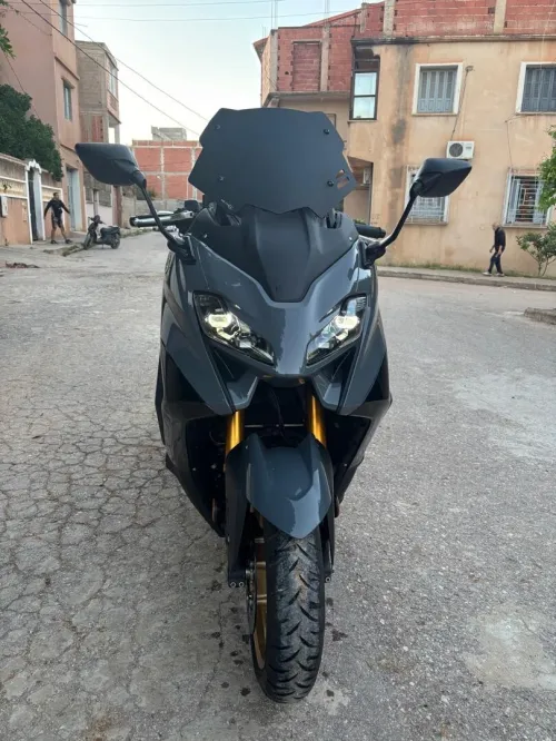 Yamaha Tmax 2022