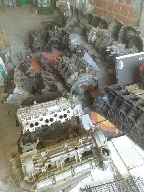 MOTEURS , BLOC ET BOITE   LOT MERCEDES