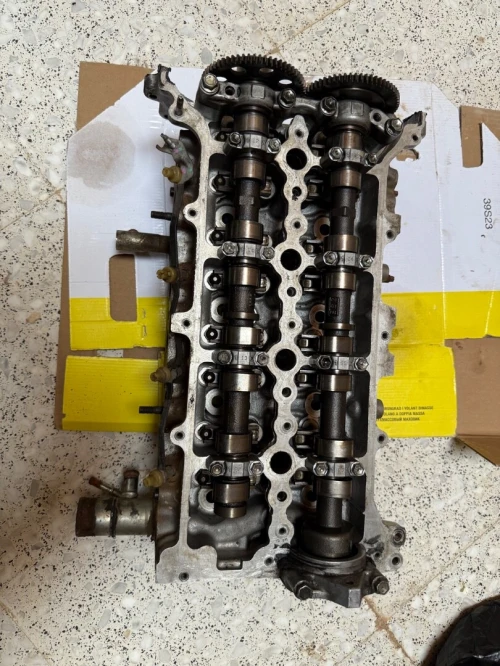 culasse complète Toyota Rav4 moteur 2.2 D-CAT 