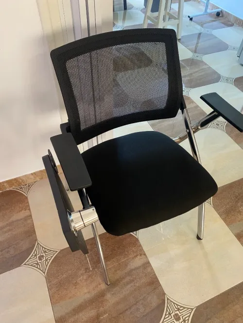 Vente chaises pliantes avec tablettes pour écrire 