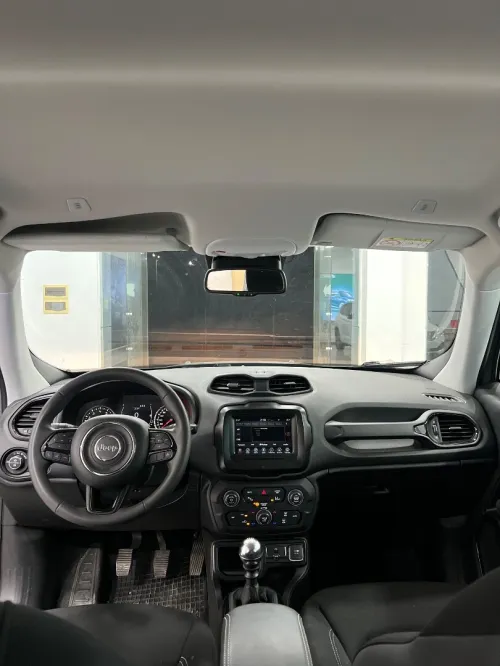 Jeep Renegade 2022 Eagles night
