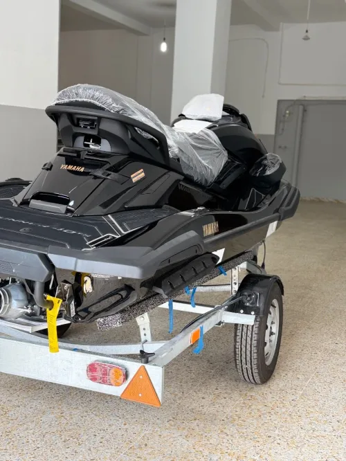 Jet ski