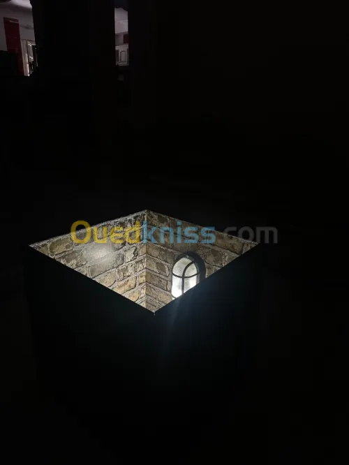 Infinity mirror table 