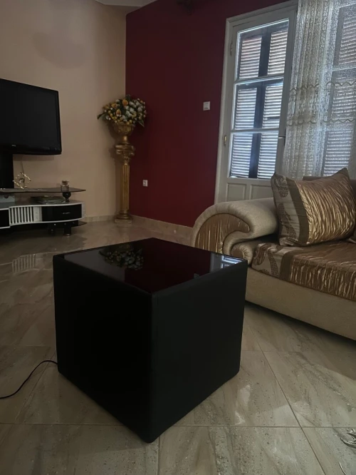 Infinity mirror table 